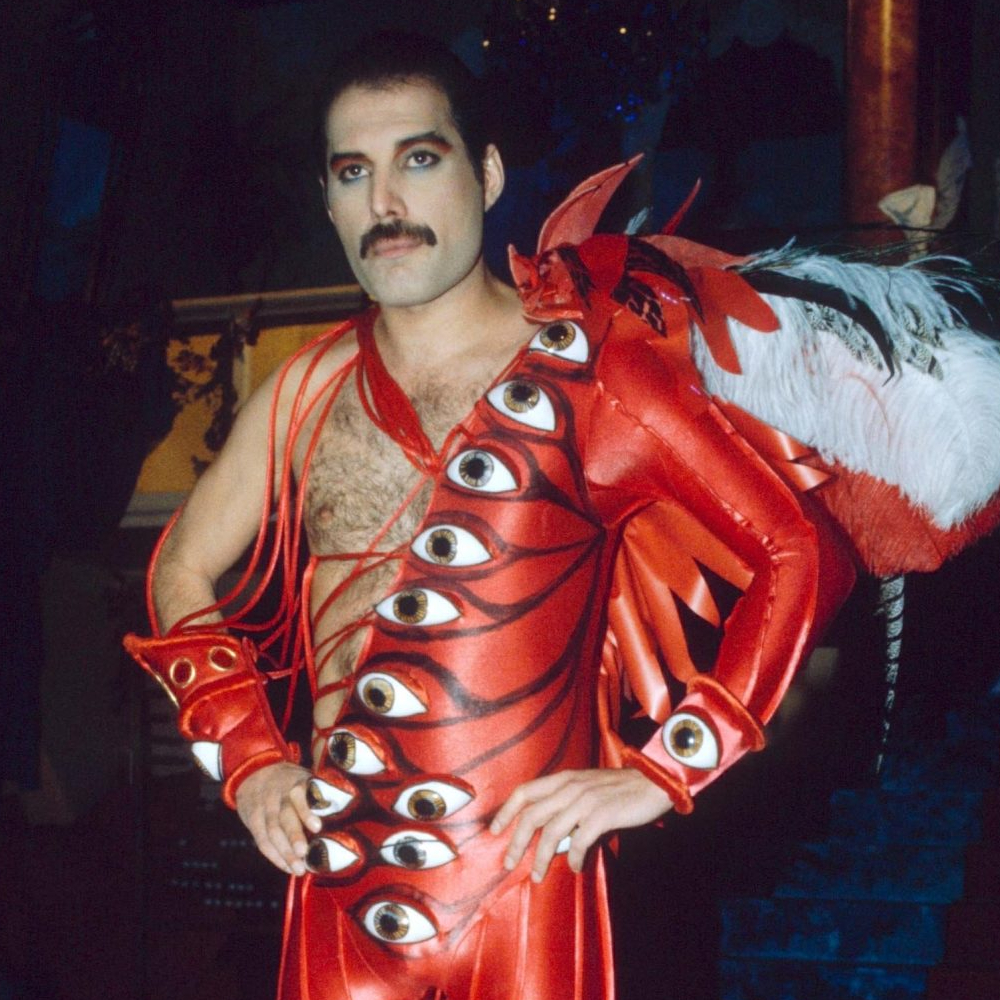 Freddie Mercury disfrazado - 40+ Facts About the Controversial Life of Freddie Mercury