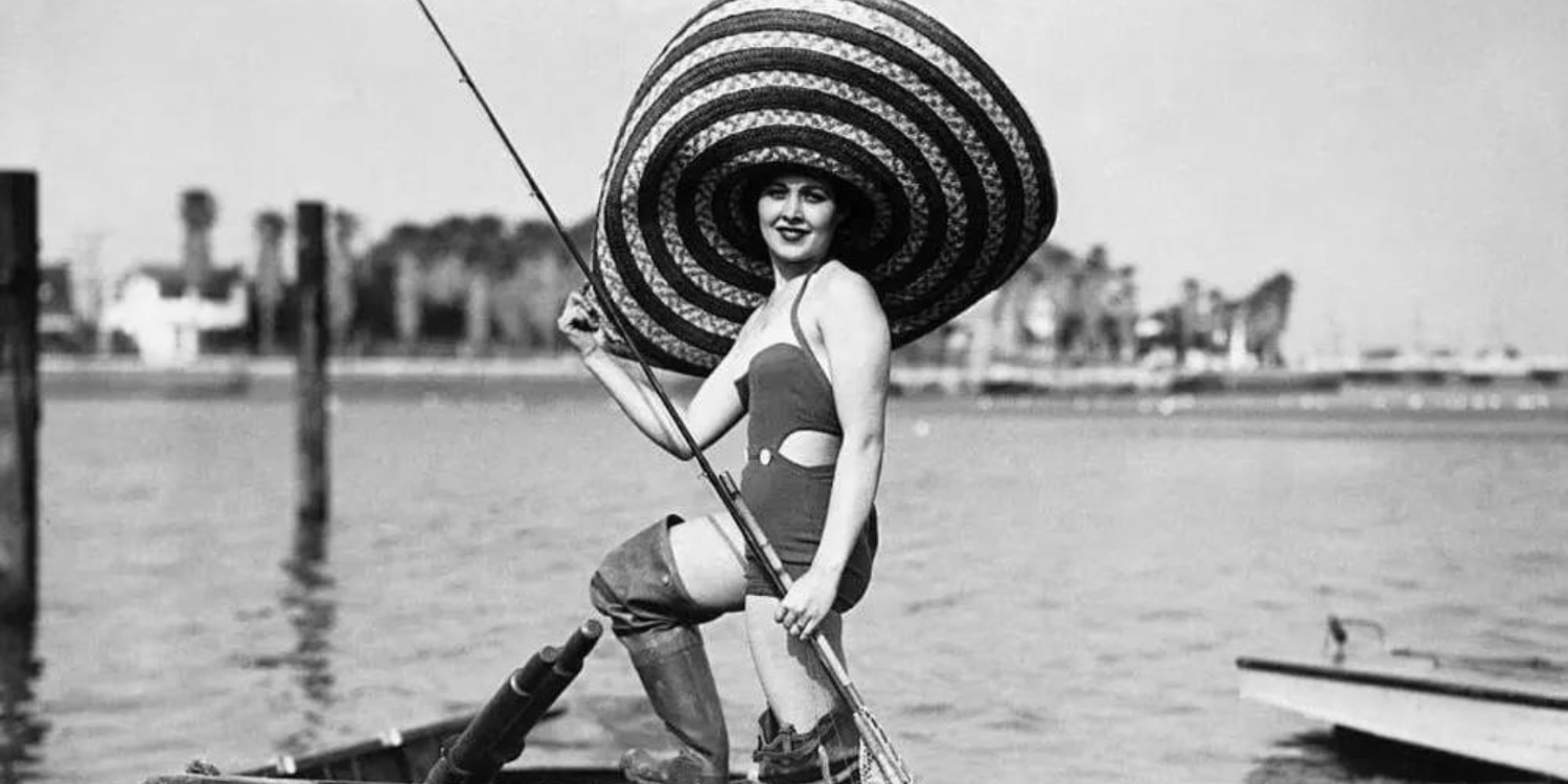 30+ Vintage Bathing Suits That Show What People Actually Wore Back in the Day